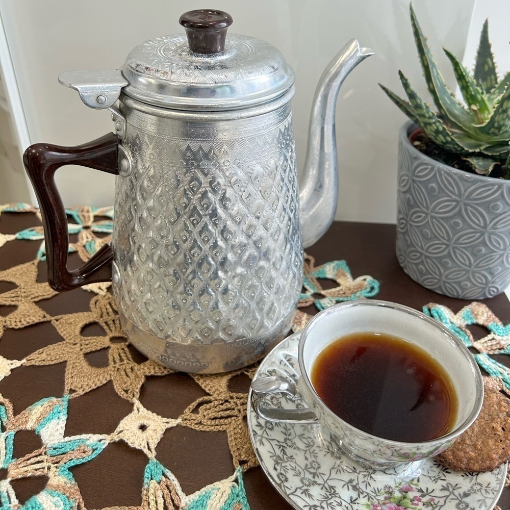 Vintage Tea Kettle, Jasmine Thai pattern Embossed aluminum Diamond Brand